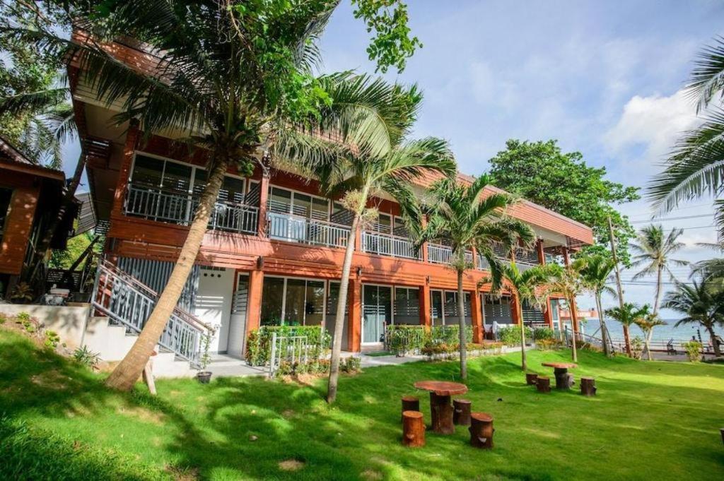 Baan Suan Aou Khai Hotel Rayong Exterior photo